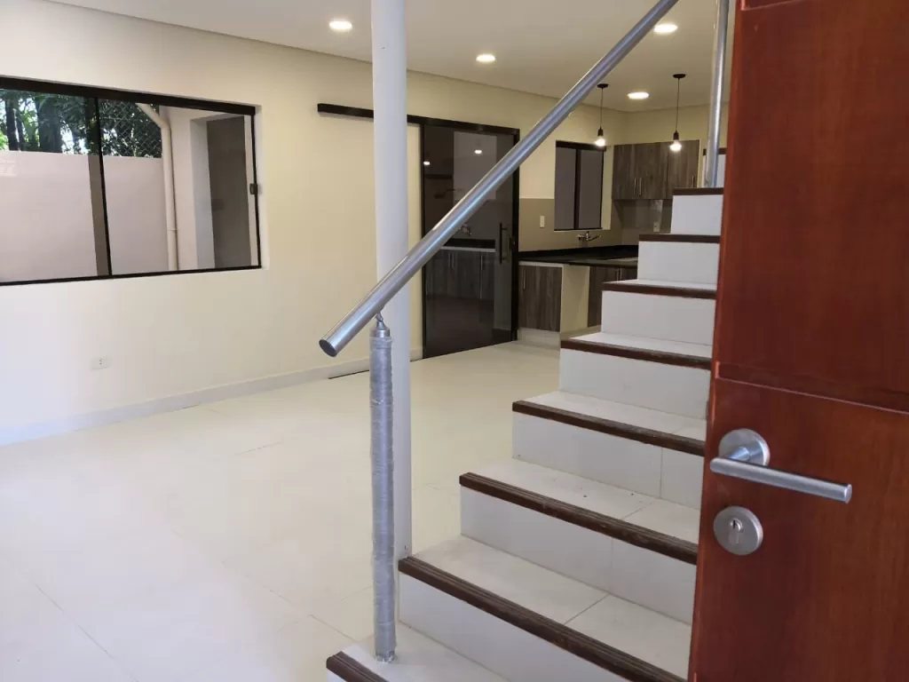 Vendo duplex a estrenar zona Mburucuyá — foto 3