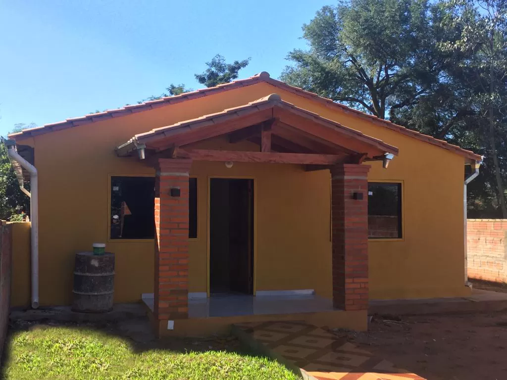 CASA DE DOS DORMITORIOS EN ITÁ — foto 3