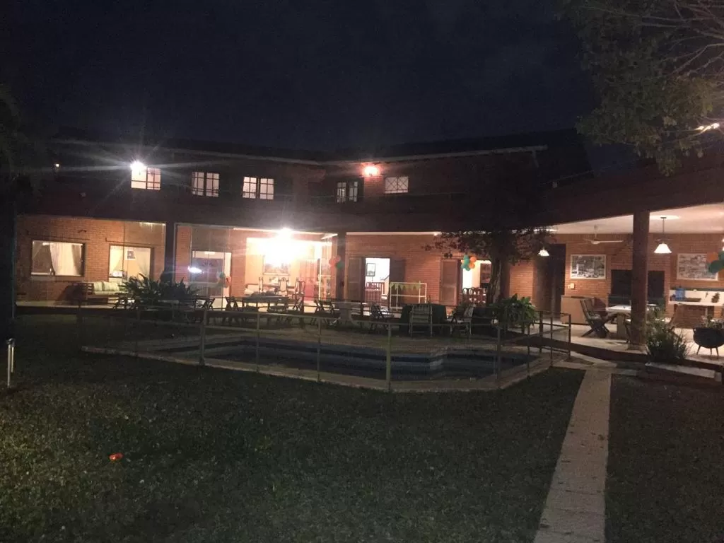 Se vende residencia en Barrio Herrera — foto 2