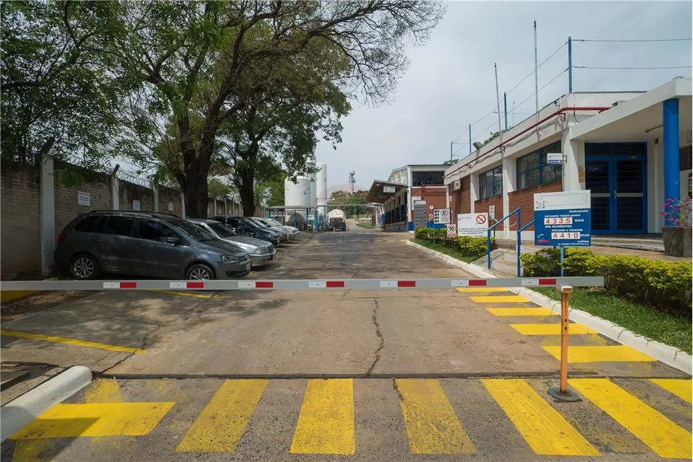 PROPIEDAD COMERCIAL ÚNICA EN ASUNCIÓN 5,500,000 USD — foto 3