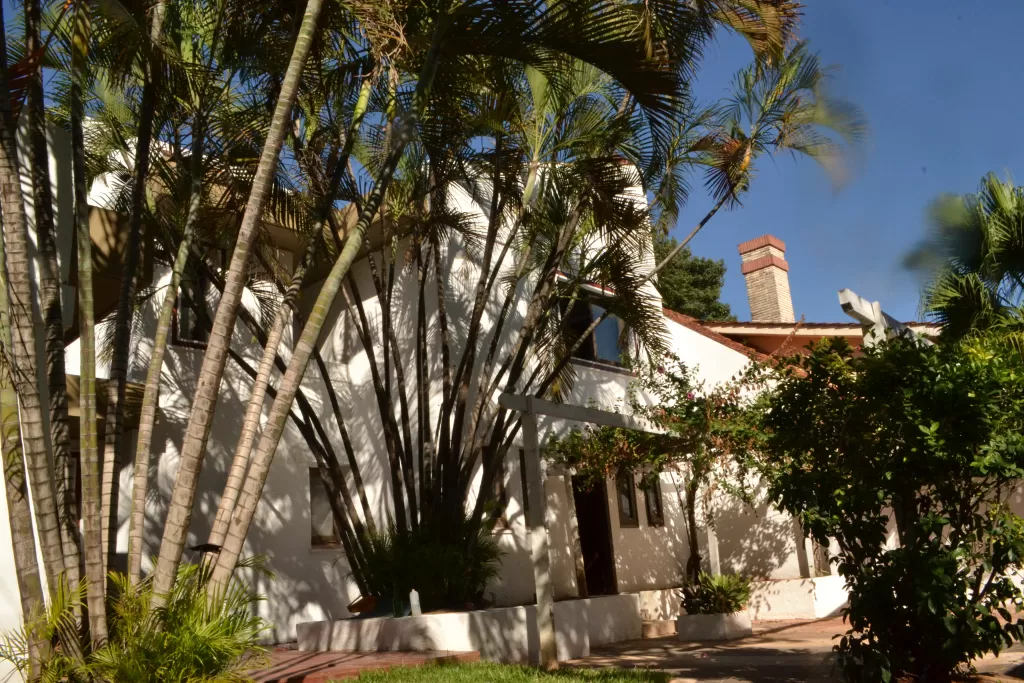 SE VENDE RESIDENCIA estilo MEDITERRANEO en Carmelitas MANORA — foto 2