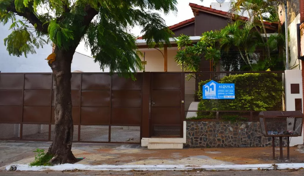 Alquilamos casa en Barrio San Vicente — foto 2