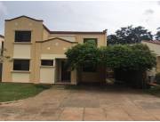 VENDO HERMOSO DUPLEX DE CON BARRIO CERRADO BOULEVARD DE LUQUE COD 2170