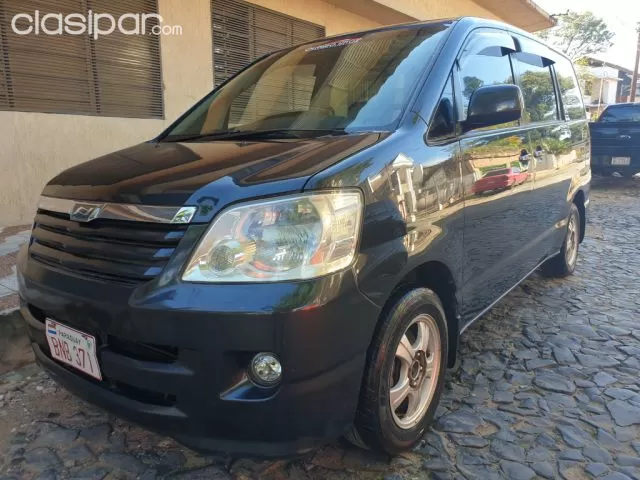 Toyota Noah 2003 — foto 4