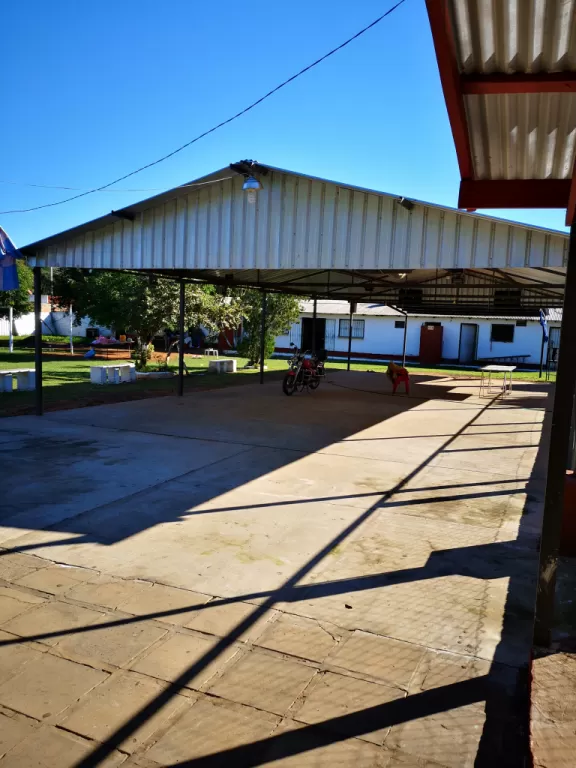 OFERTA EN CIUDAD DE LIMPIO!!! PRECIOSA QUINTA DE 2.880 MTS2. SOBRE ASFALTO — foto 3