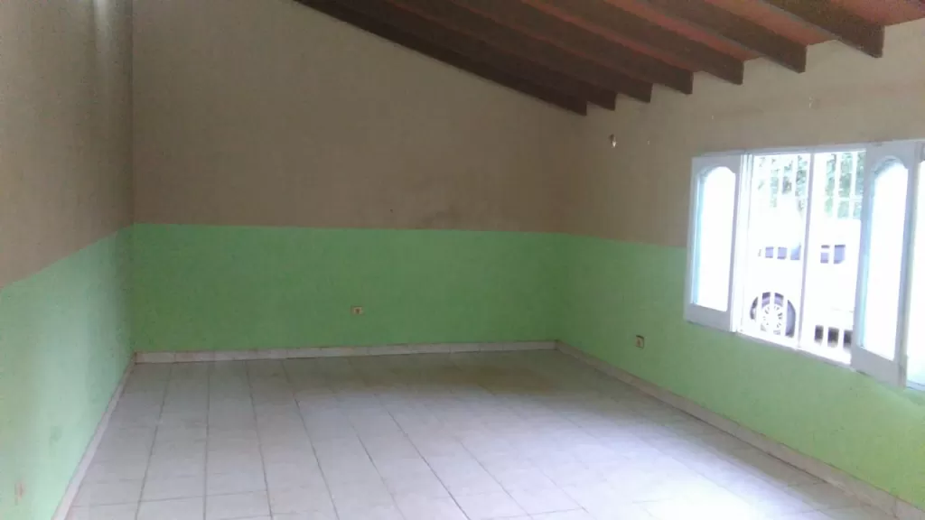 Alquilo casa en Caacupé, sobre asfaltado camino a Candia, a 1 cuadra de la ruta a Tobati — foto 3