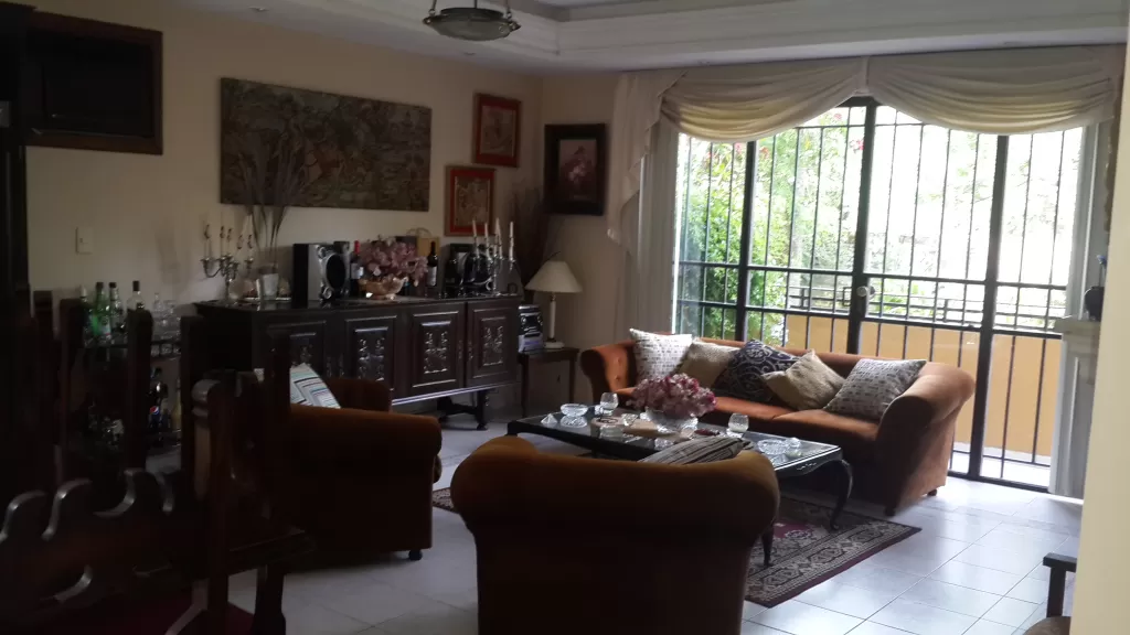 Residencia en barrio Mburukuya — foto 2