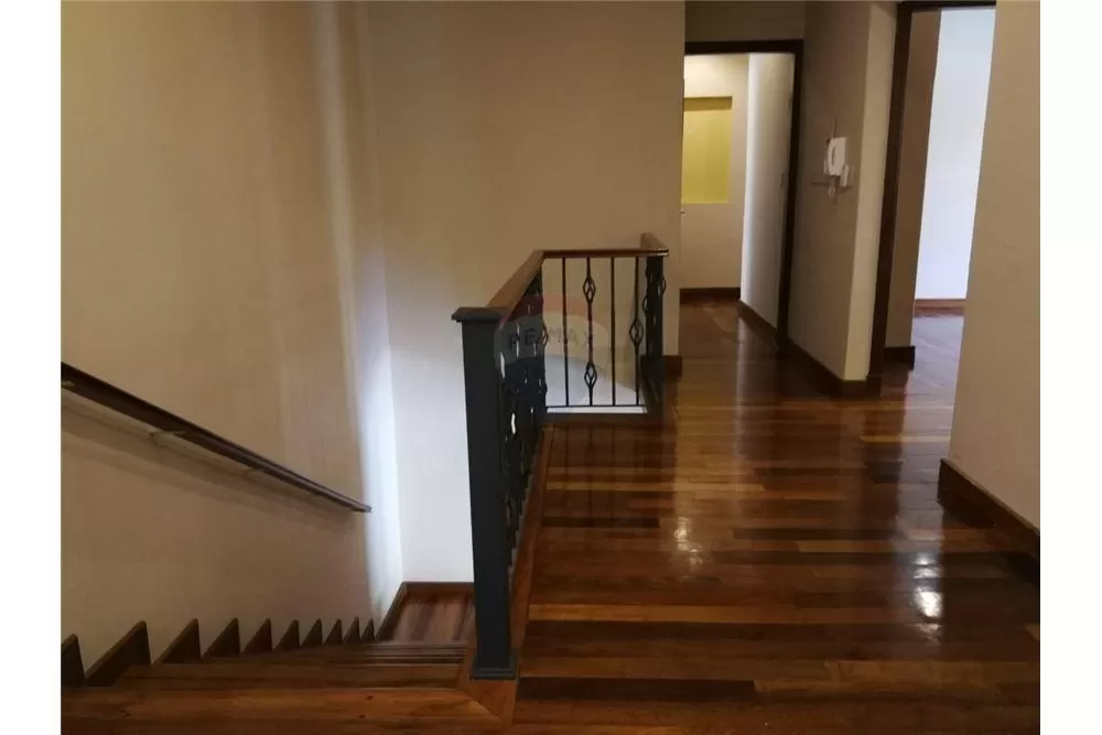 Fina residencia con excelente ubicación 820,000 USD — foto 3