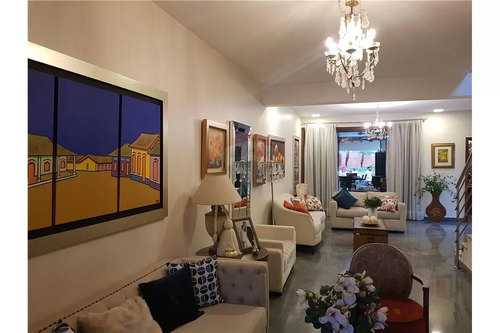 VENDO LUJOSA RESIDENCIA EN BARRIO NAZARETH — foto 2