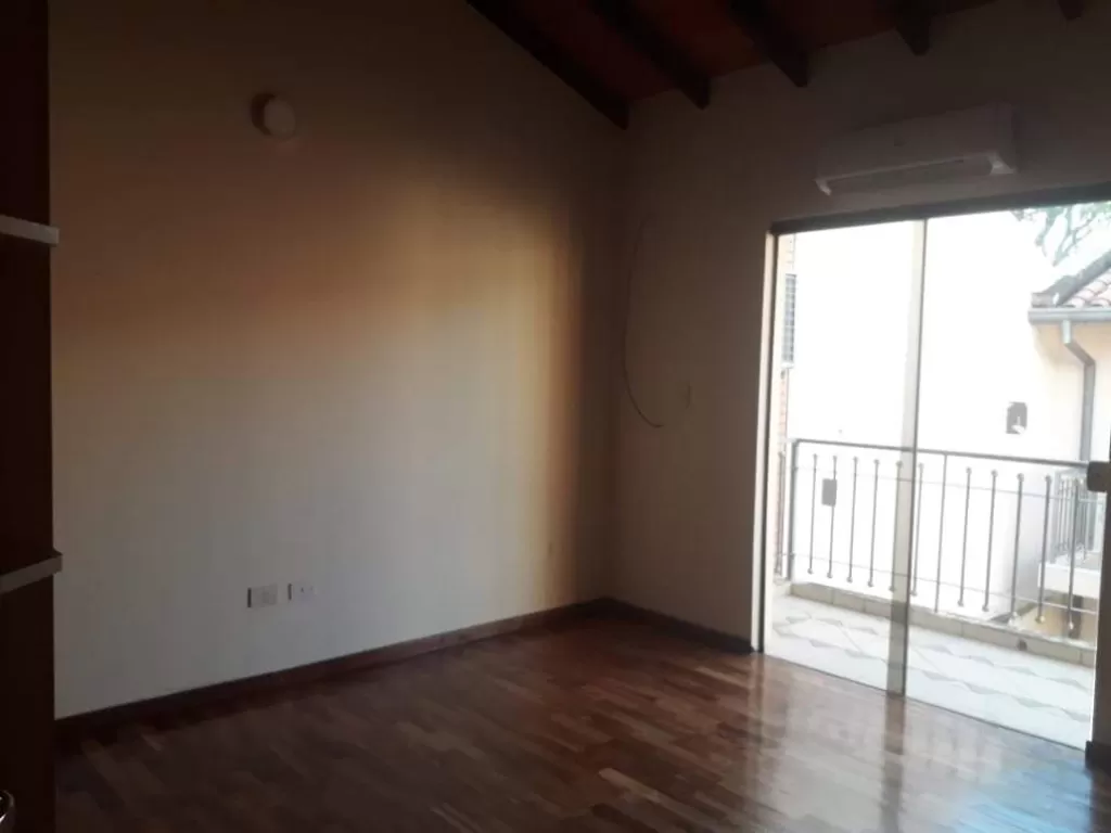 ALQUILO AMPLIO DUPLEX EN BARRIO CERRADO EN ASUNCION VILLAMORRA — foto 3