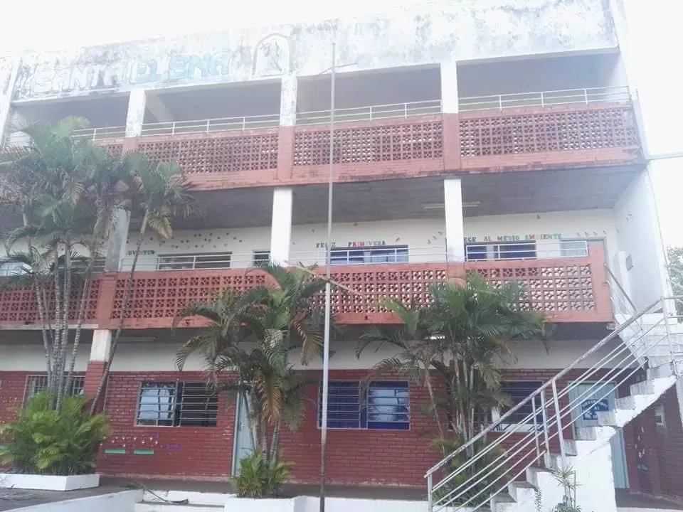VENDO EX COLEGIO ESPECIAL PARA UNIVERSIDADES E INVERSIONISTAS — foto 2