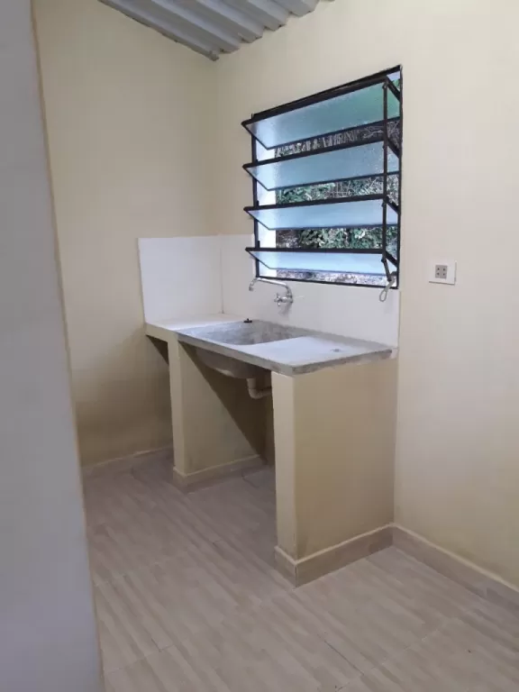 DOY EN ALQUILER PIEZA-DORMITORIO — foto 2