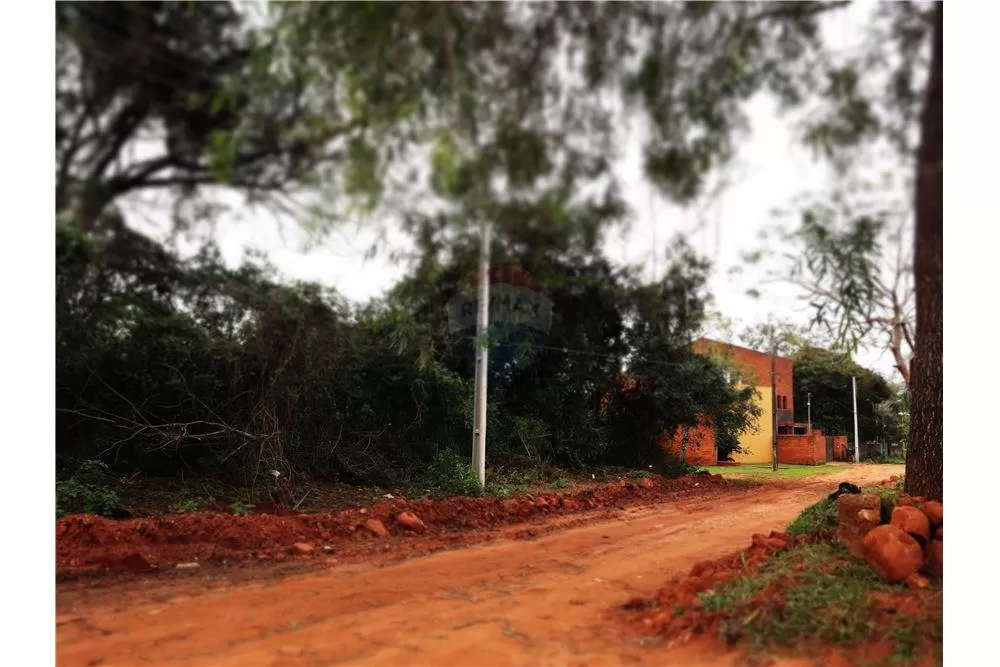 TERRENO EN VENTA ZONA RAKIURA - LUQUE 1.600m2 EN ESQUINA — foto 2