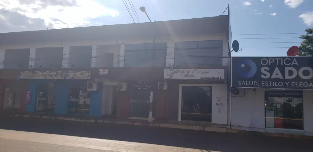 Alquilo Salones a Estrenar!! — foto 2