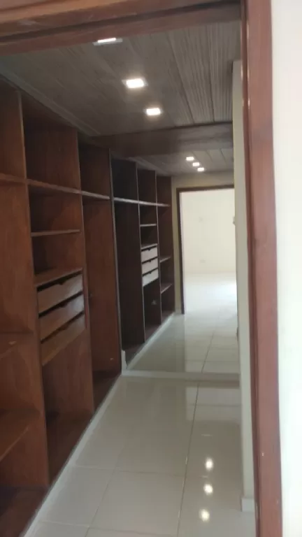 Hermosa Casa a una cdra. de la Avda. Peron. — foto 2