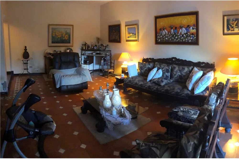 CASA CON EXCELENTE UBICACION EN CARMELITAS!! — foto 2