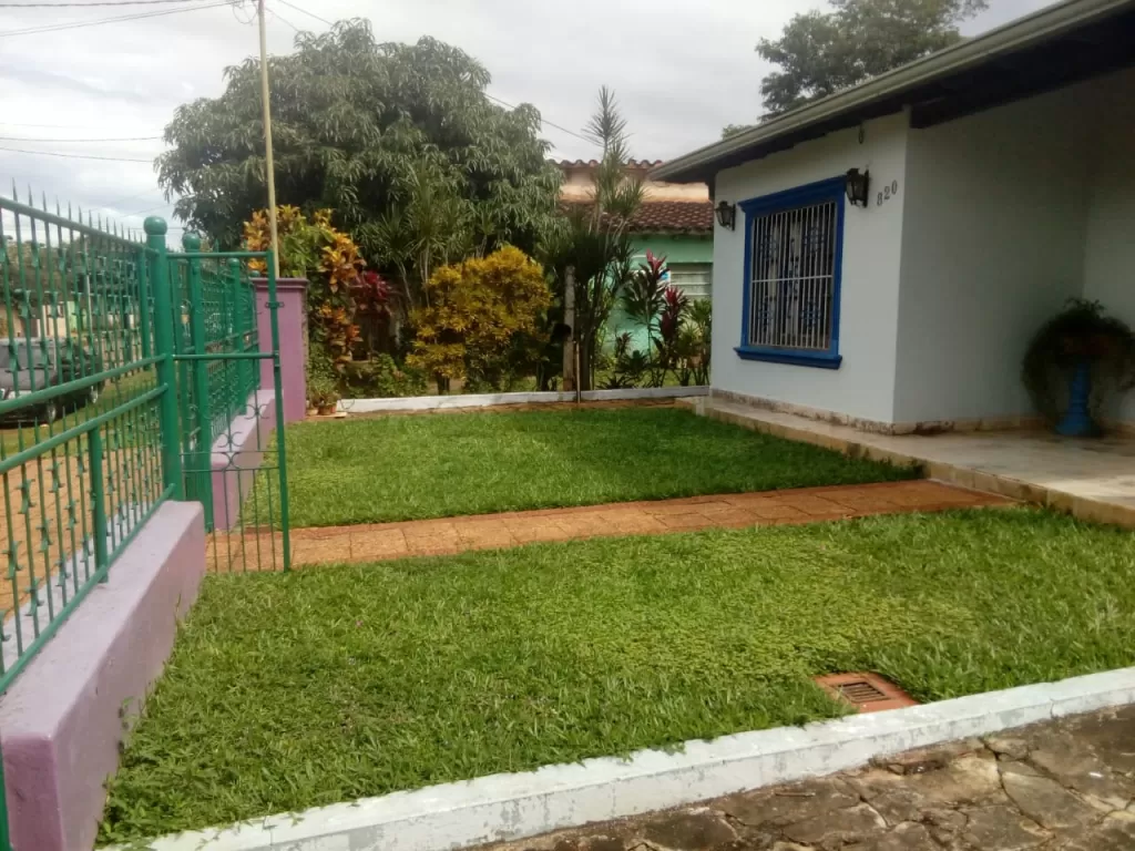 VENDO CASA CON QUINCHO PARRILLA EN ZONA PALMA LOMA LUQUE — foto 2