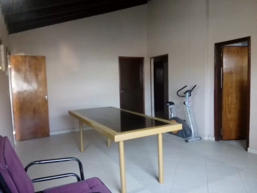 Vendo Residencia en inmejorable ubicación Laurelty Luque — foto 3