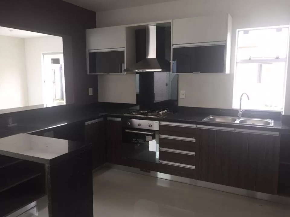VENDO VIVIENDA EN CONDOMINIO CERRADO EN LAMBARE A EXTRENAR — foto 2