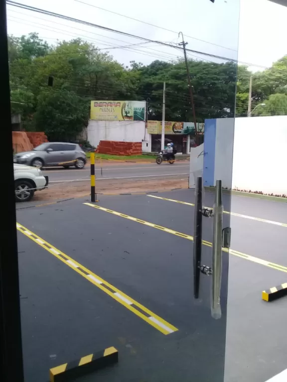 Salon comercial sobre ruta Luque-Sanber — foto 3