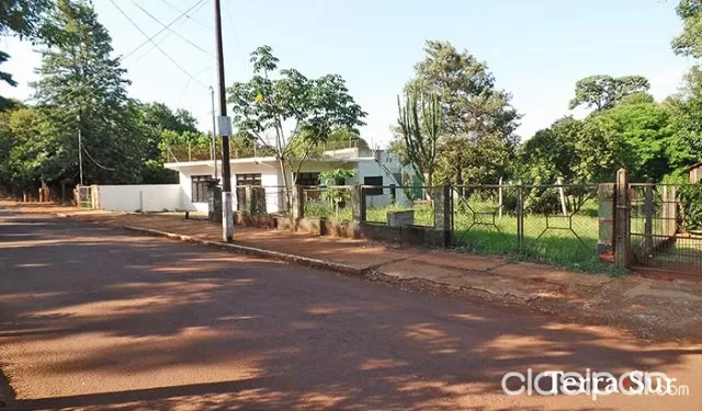 LOCAL CENTRICO SOBRE AMPLIO TERRENO EN OBLIGADO — foto 2