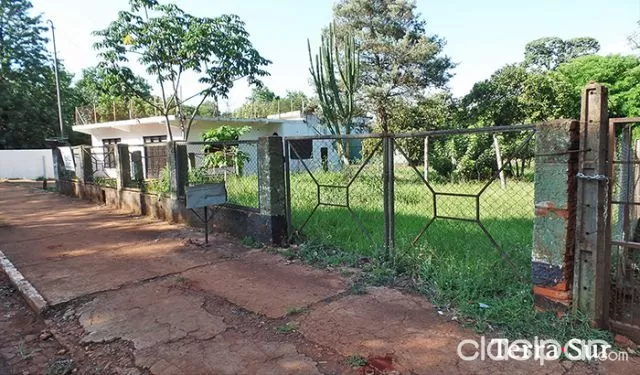 LOCAL CENTRICO SOBRE AMPLIO TERRENO EN OBLIGADO — foto 3