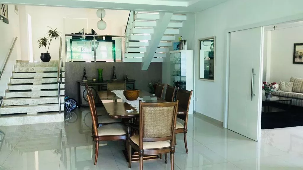 VENDO HERMOSA CASA DE 04 HABITACIONES en el Country — foto 2
