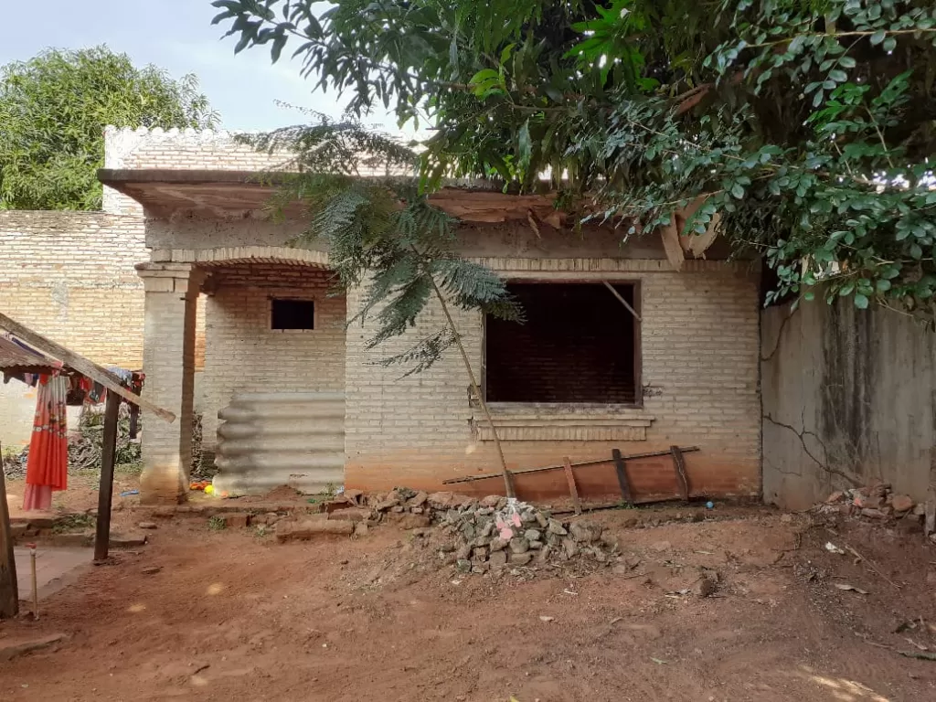 Vendo casa a demoler en Lambare — foto 2