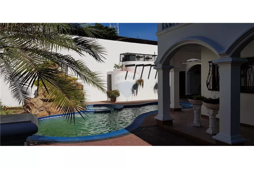 Vendo lujosa casa en Barrio Recoleta 850,000 USD — foto 3