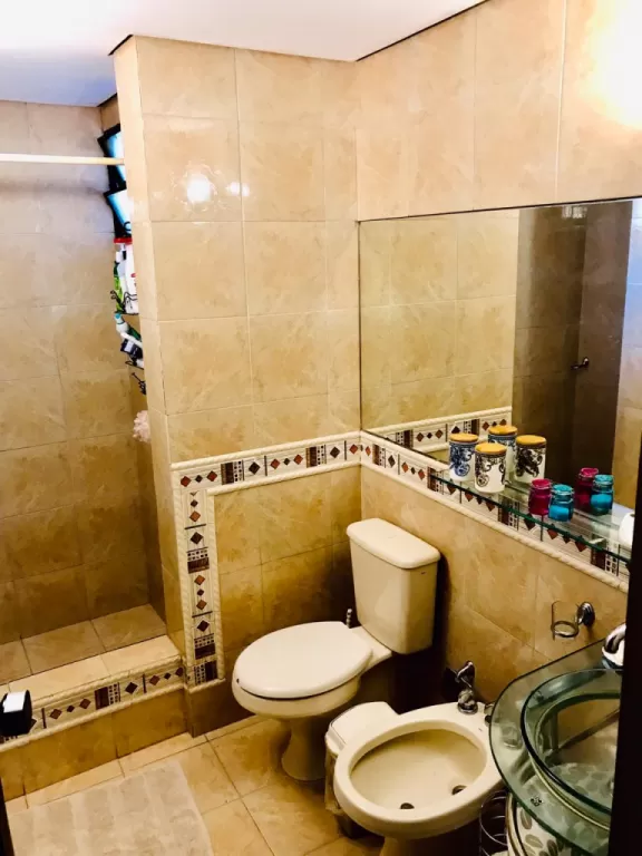 VENDO departamento de dos dormitorios SOBRE MCAL LOPEZ entre Y RI6 CURUPAITY Y BOGGIANI. — foto 3