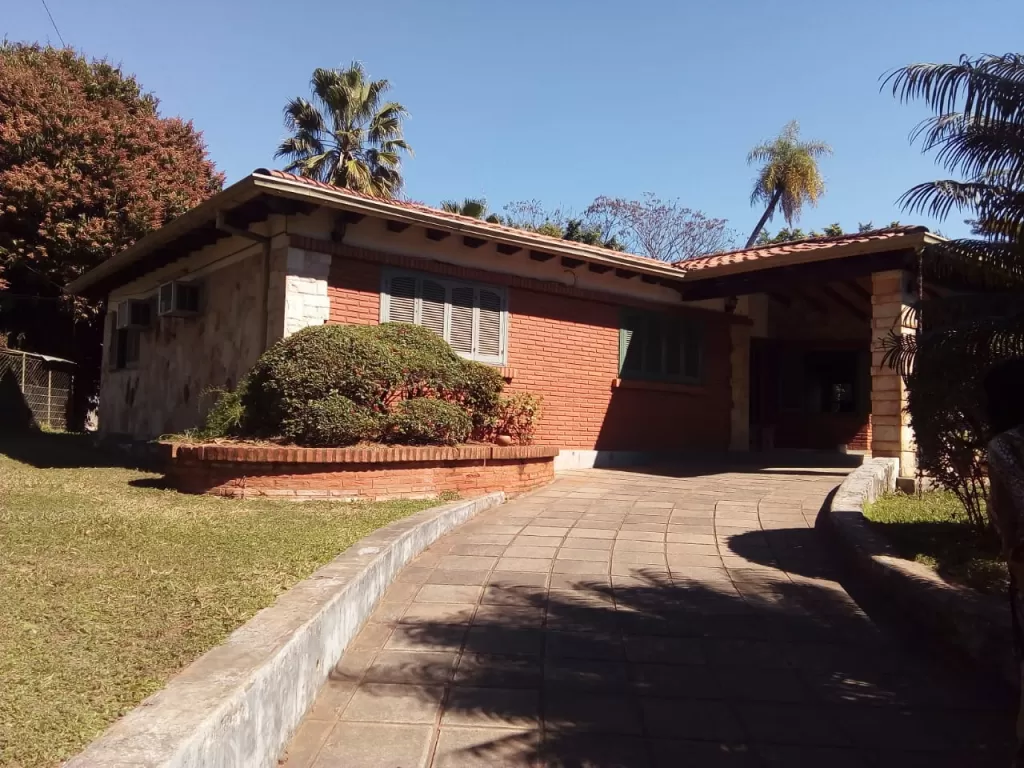 VENDO HERMOSA PROPIEDAD EN EL CENTRO DE AREGUA — foto 2