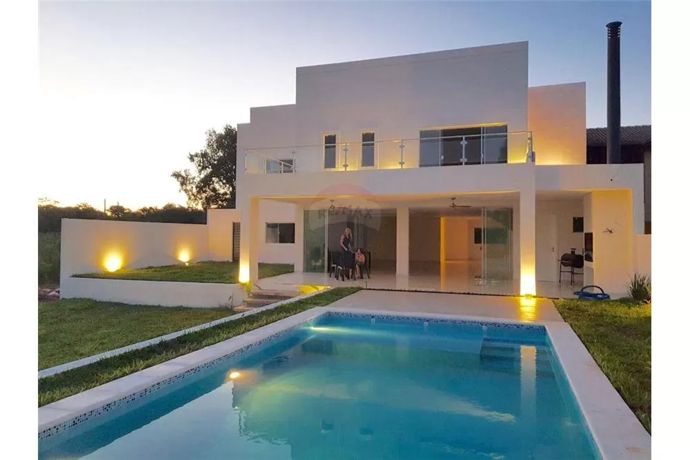 SE ALQUILA LUJOSA RESIDENCIA EN SURUBII — foto 2