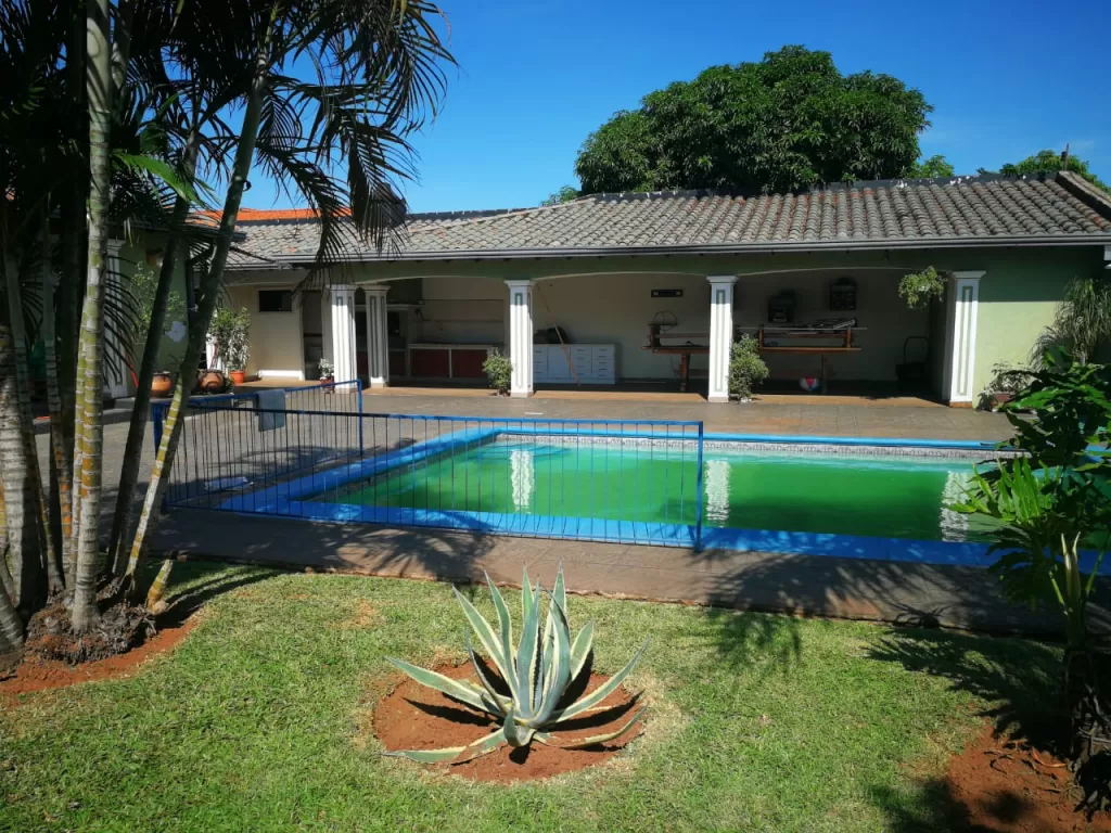 VENDO CASA TIPO QUINTA CON CANCHA DE FUTBOL, EN SAN LORENZO!!! — foto 3