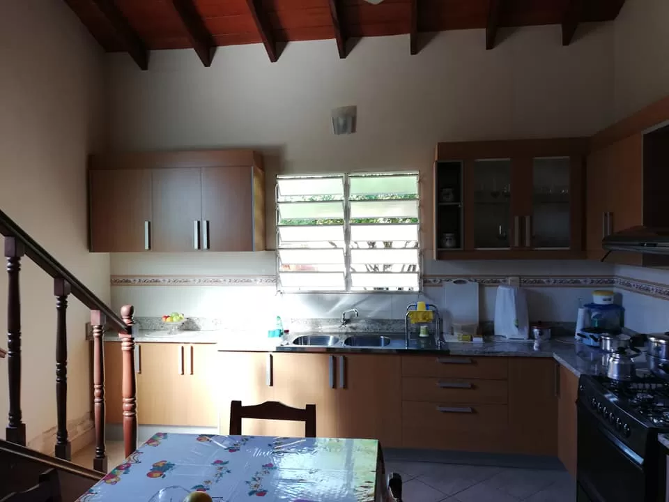 ¡Vendo Casa de dos pisos en Caacupé! - Perfectas Condiciones — foto 3