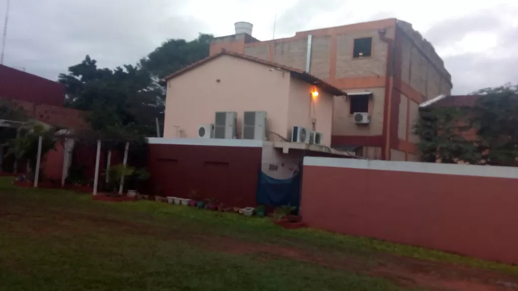 VENDO EDIFICIO EN OFERTA,SOBRE AVENIDA ORTIZ GUERRERO EN SAN LORENZO.... — foto 2
