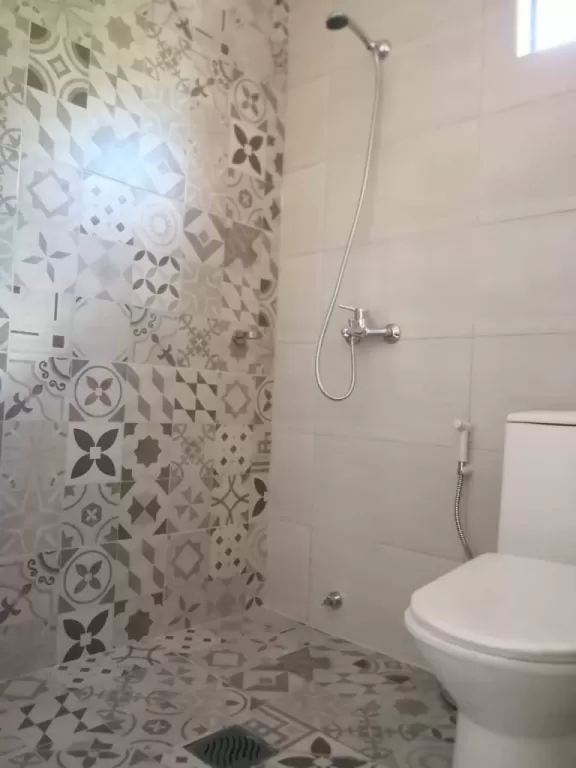 Vendo hermoso DÚPLEX a estrenar (oferta) a 5 min del centro de Luque. Sin comisión inmobi — foto 2