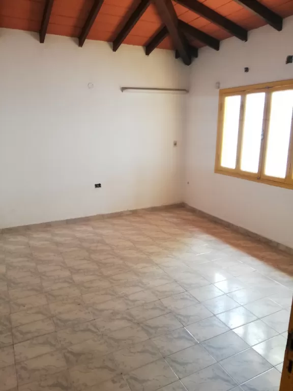 CASA A 3 CUADRAS DE LA MUNICIPALIDAD DE ASUNCION - BARRIO RESIDENCIAL A PRECIO DE TERRENO — foto 2