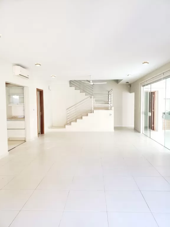Alquilo Hermosa Casa Pareada - Barrió Manora — foto 3