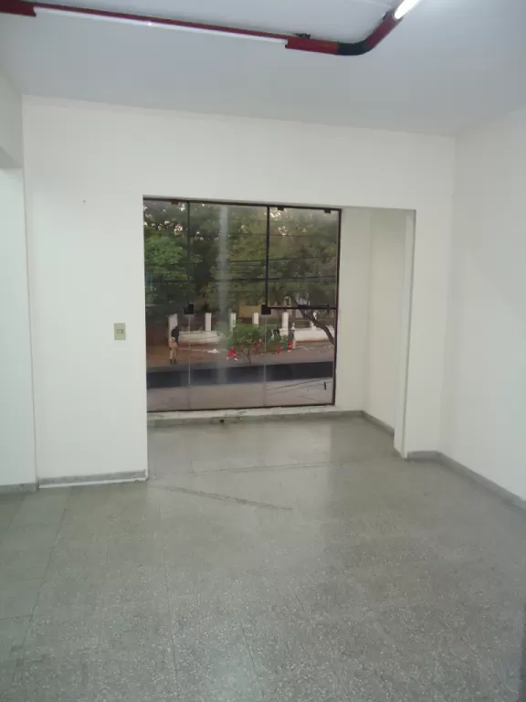 HERMOSO DEPARTAMENTO SOBRE E. AYALA FRENTE AL CNC — foto 2