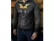 CAMPERA CON DISEÑO DE BATMAN - TALLE M
