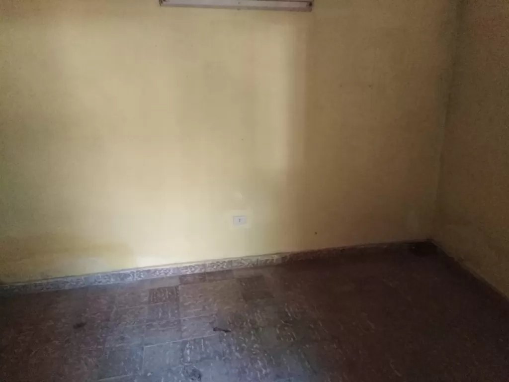 Vivienda en Esquina en Luque con 17 mts de Frente — foto 2