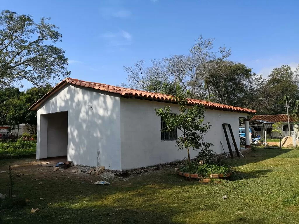 Vendo casa a 130mts de la ruta Luque Sanber — foto 3