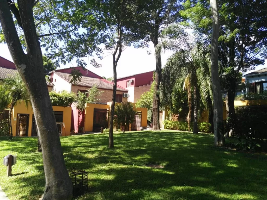 Dúplex en condominio cerrado - Limite Asunción Lambaré - Zona Residencial. — foto 2