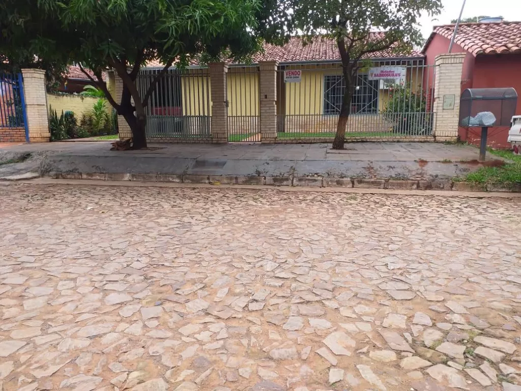 Casa en Luque, zona de la Academia de policías. — foto 3