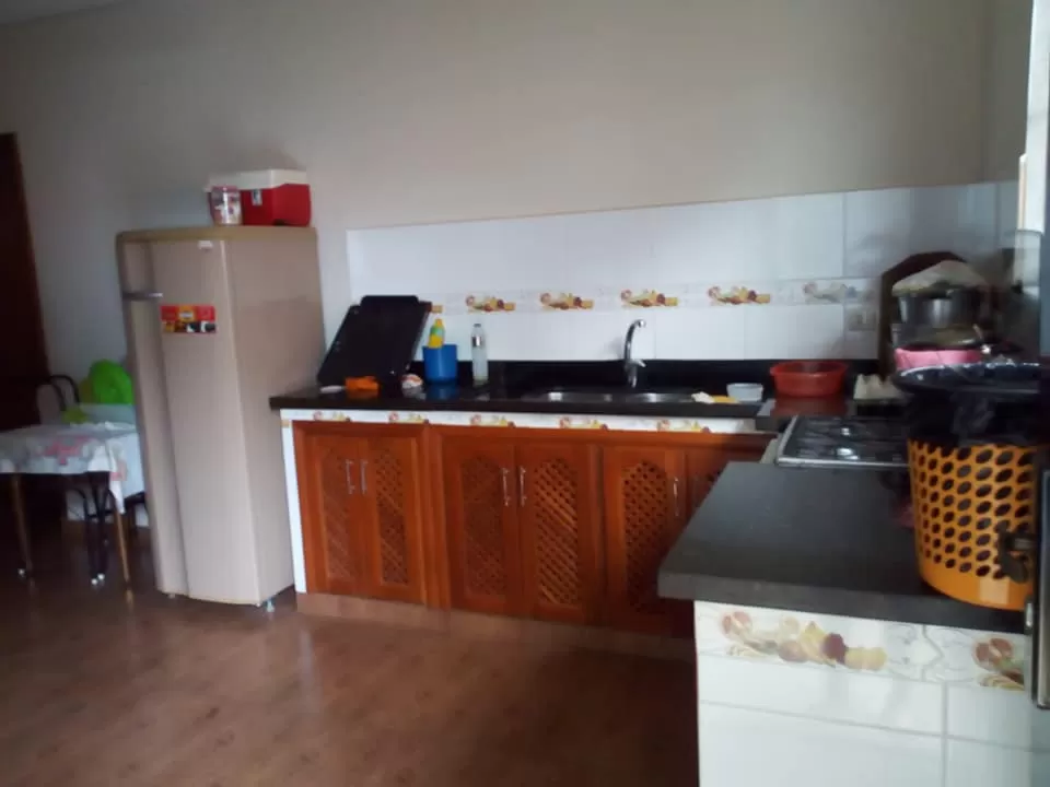 Vendo Casa con Salón y Departamento — foto 2