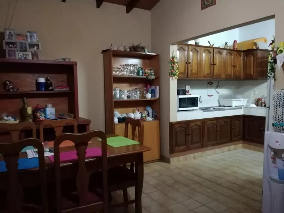 Vendo Casa con Salón y Departamento — foto 3