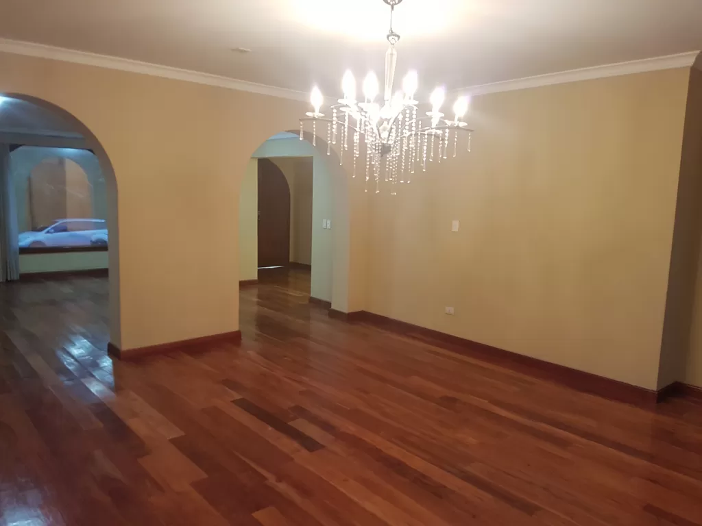VENDO HERMOSA CASA BARRIO MANORA!!! — foto 2