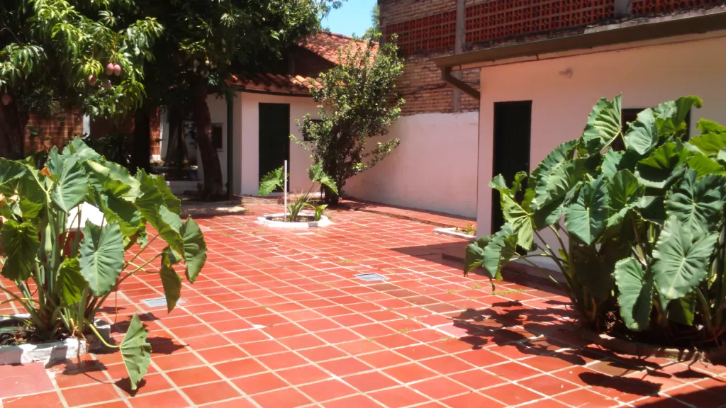CASA CON 3 DORMITORIOS ZONA ITA ENRAMADA — foto 2