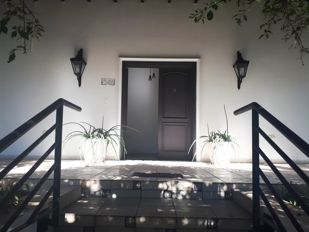Alquilo Residencia ubicada en la calle Del Maestro Barrio San Cristobal. — foto 2