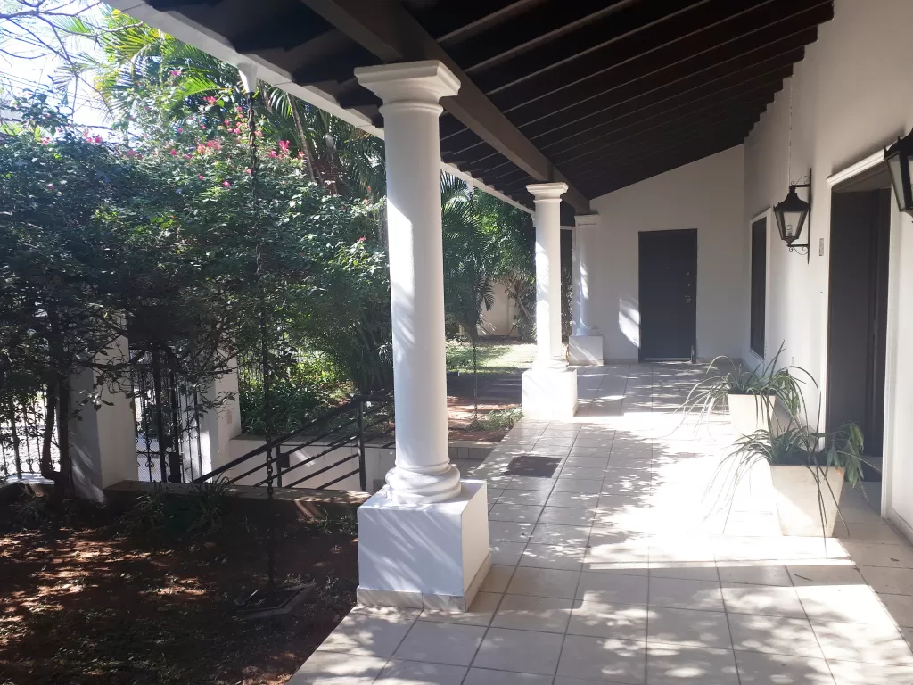 Alquilo Residencia ubicada en la calle Del Maestro Barrio San Cristobal. — foto 3